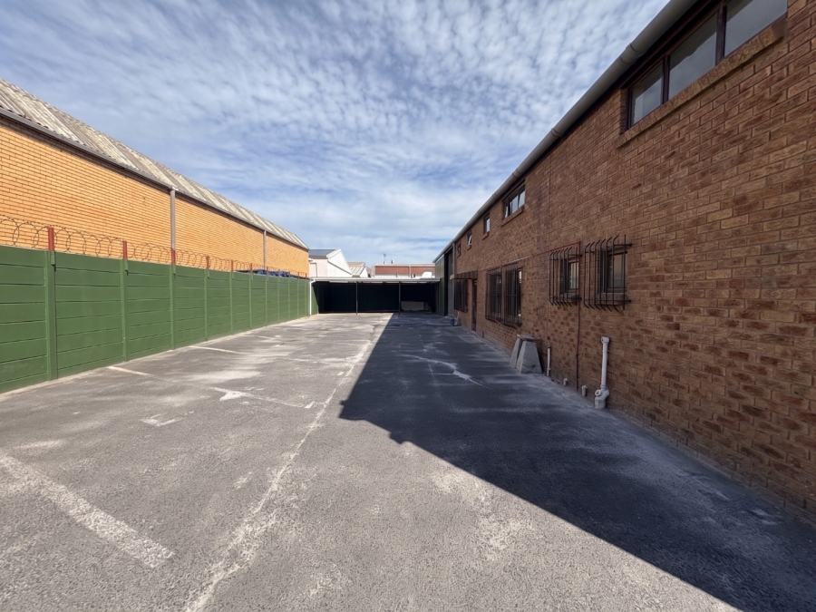 To Let Commercial Property for Rent in Montague Gardens Western Cape